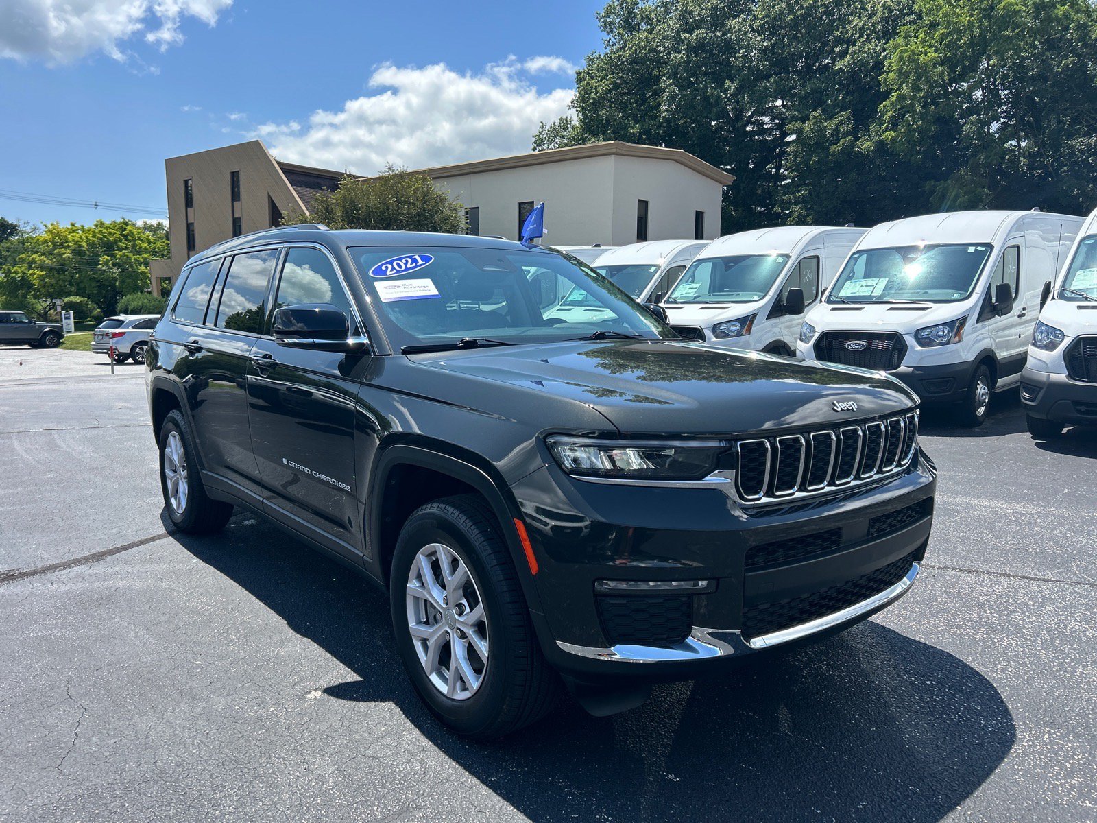 Used 2021 Jeep Grand Cherokee L Limited AWD/4WD image 3