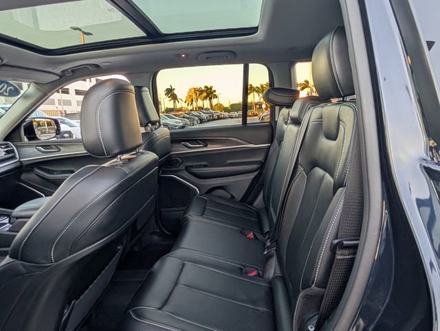 Used 2022 Jeep Grand Cherokee Limited 4xe image 11