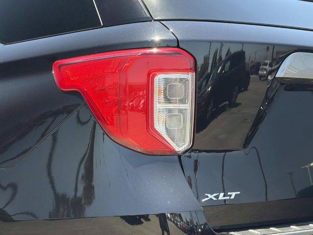 Certified 2023 Ford Explorer XLT w/ Equipment Group 202A RWD image 8