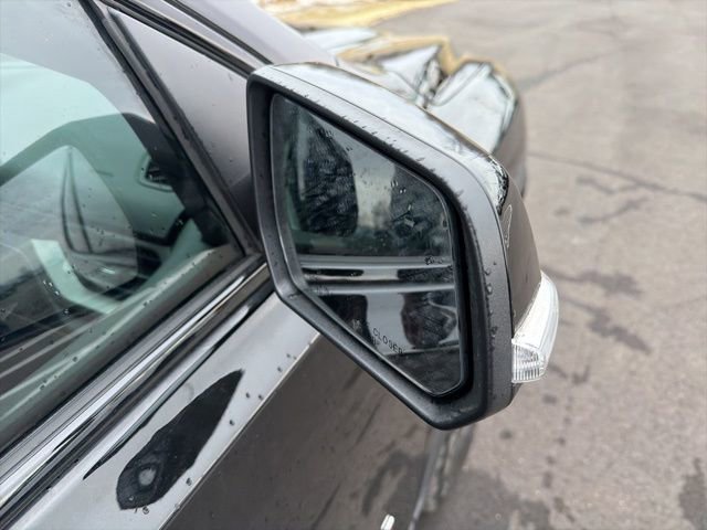 Used 2023 GMC Acadia AT4 w/ Technology Package image 9