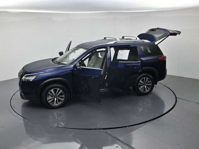 Used 2023 Nissan Pathfinder SL FWD image 51