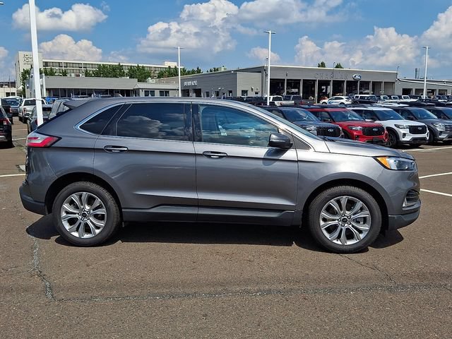 Certified 2024 Ford Edge Titanium AWD/4WD image 7