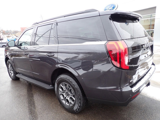 Certified 2025 Ford Expedition Active image 3