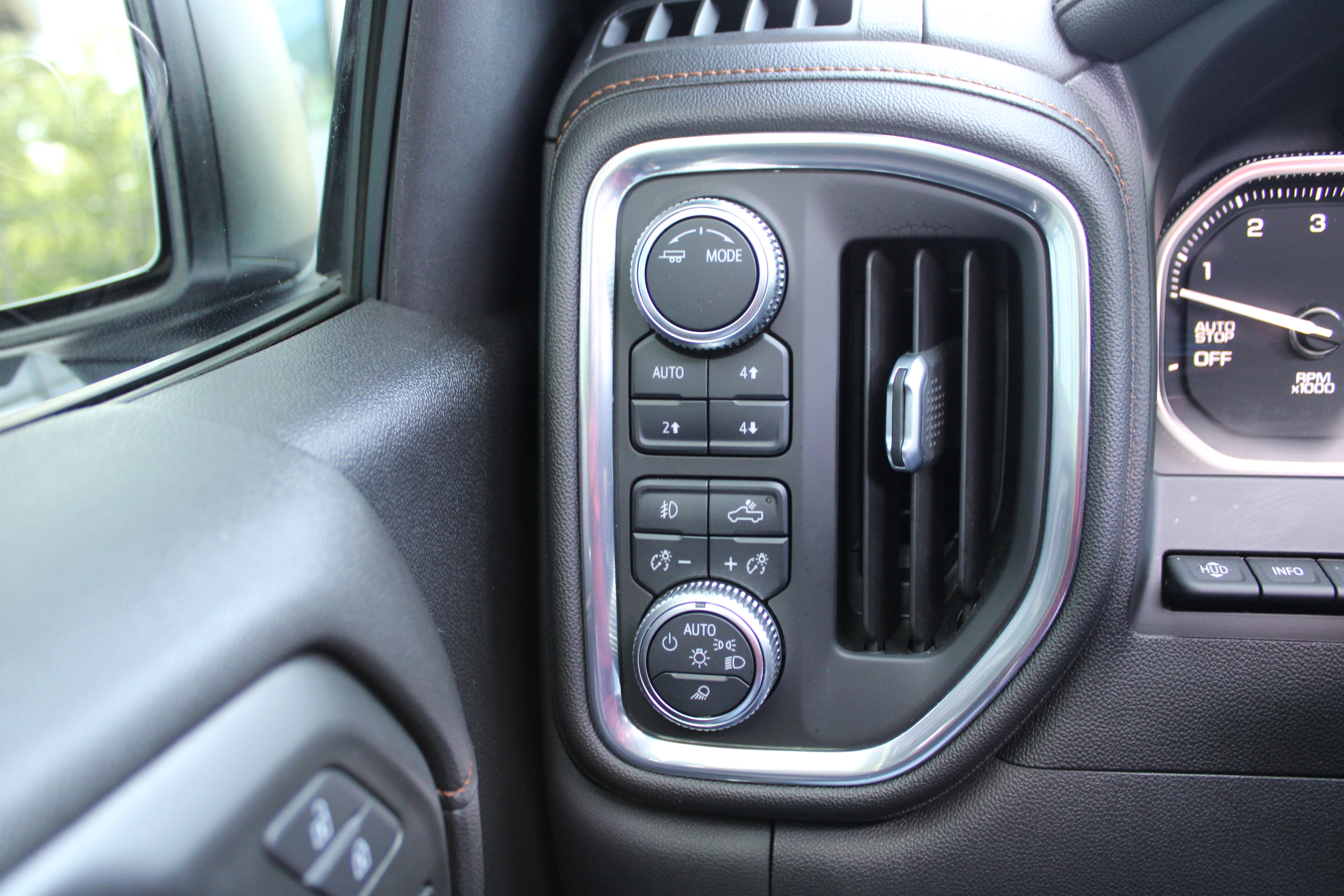 Used 2021 GMC Sierra 1500 AT4 w/ AT4 Premium Package AWD/4WD image 21