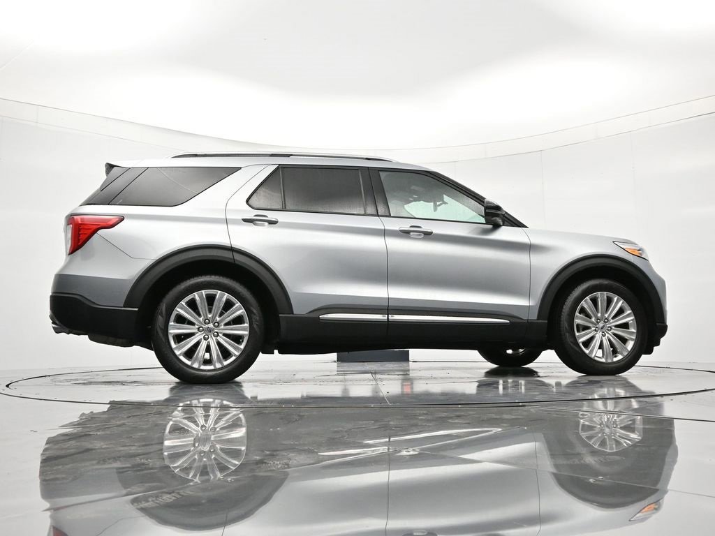 Certified 2022 Ford Explorer Limited w/ Limited Technology Package image 18