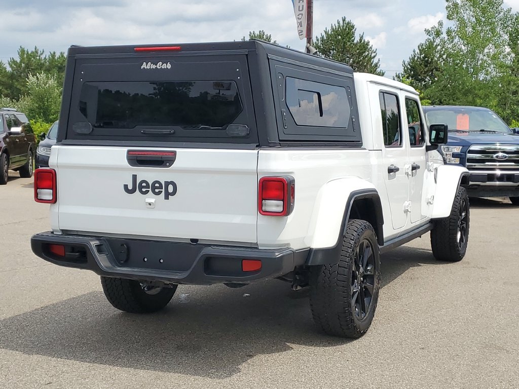 Used 2025 Jeep Gladiator Sport AWD/4WD image 4