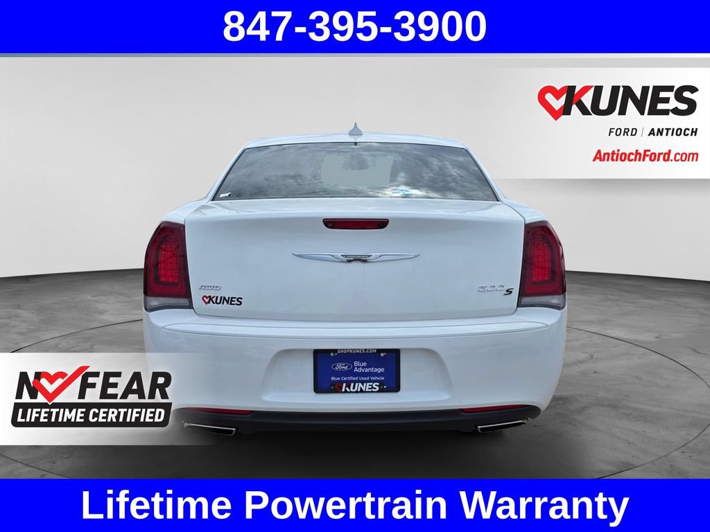 Used 2019 Chrysler 300 S AWD/4WD image 9