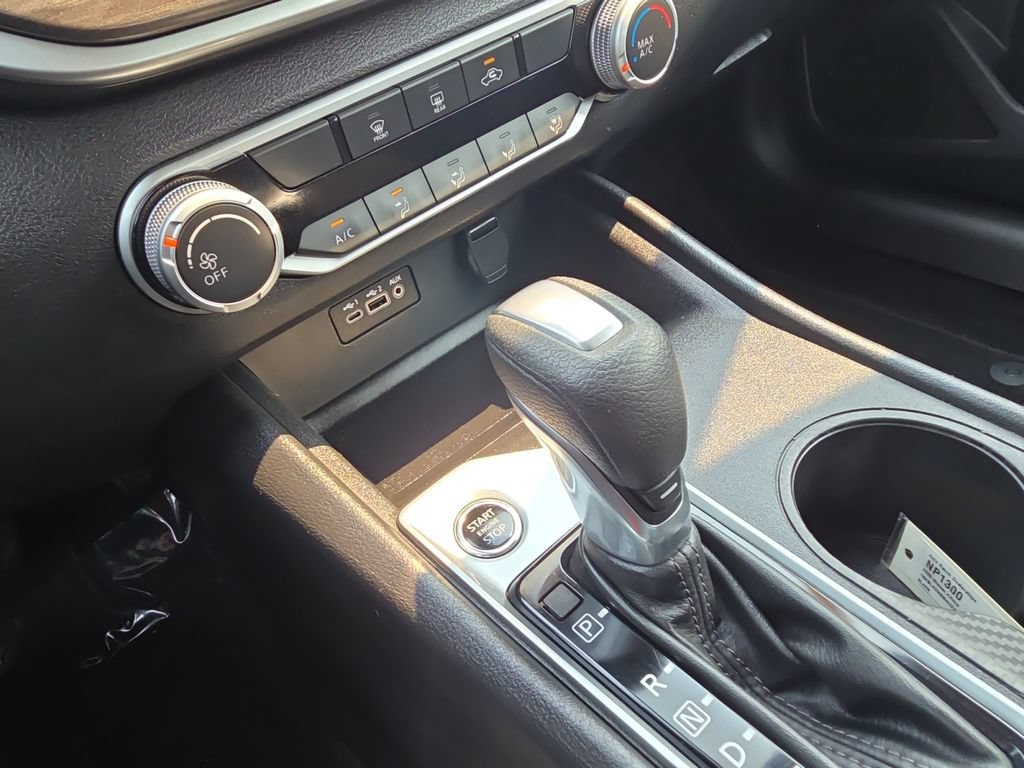 Used 2025 Nissan Altima 2.5 SV AWD/4WD image 16