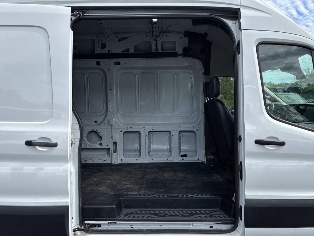 Certified 2024 Ford Transit 250 148 High Roof RWD image 10