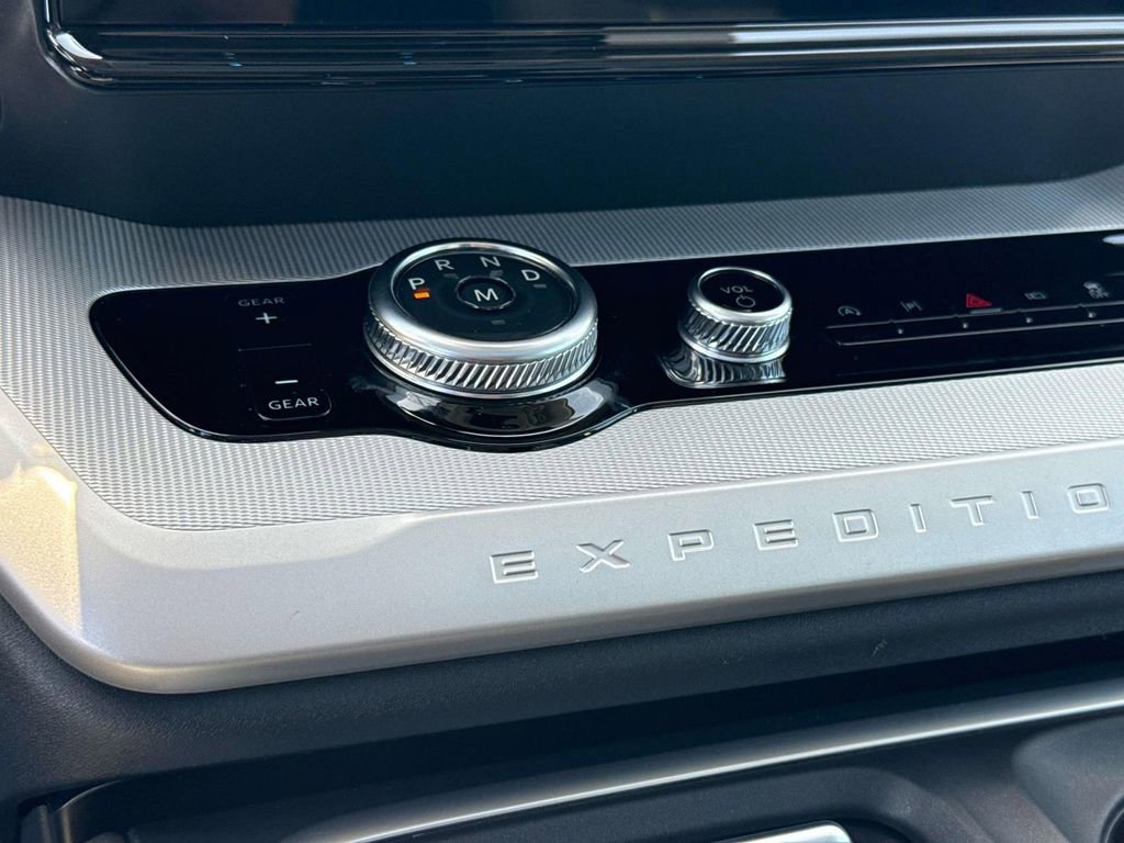 Certified 2025 Ford Expedition Max Active AWD/4WD image 30