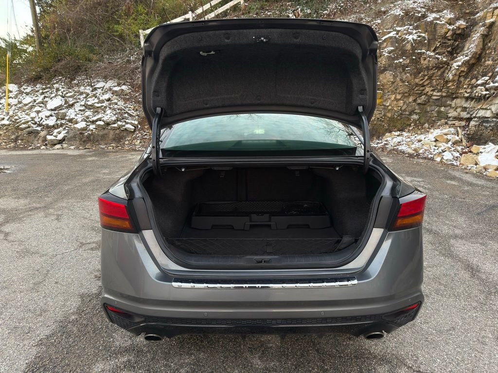 Used 2023 Nissan Altima 2.5 SR w/ SR Premium Package image 9