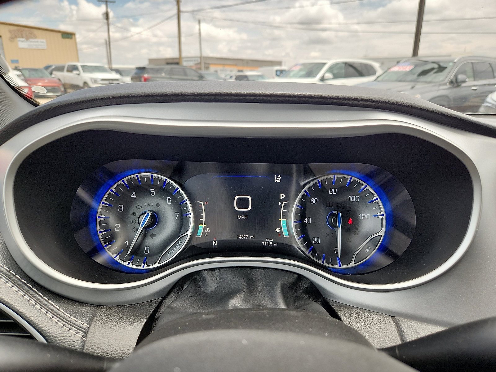 Used 2024 Chrysler Pacifica Touring FWD image 10