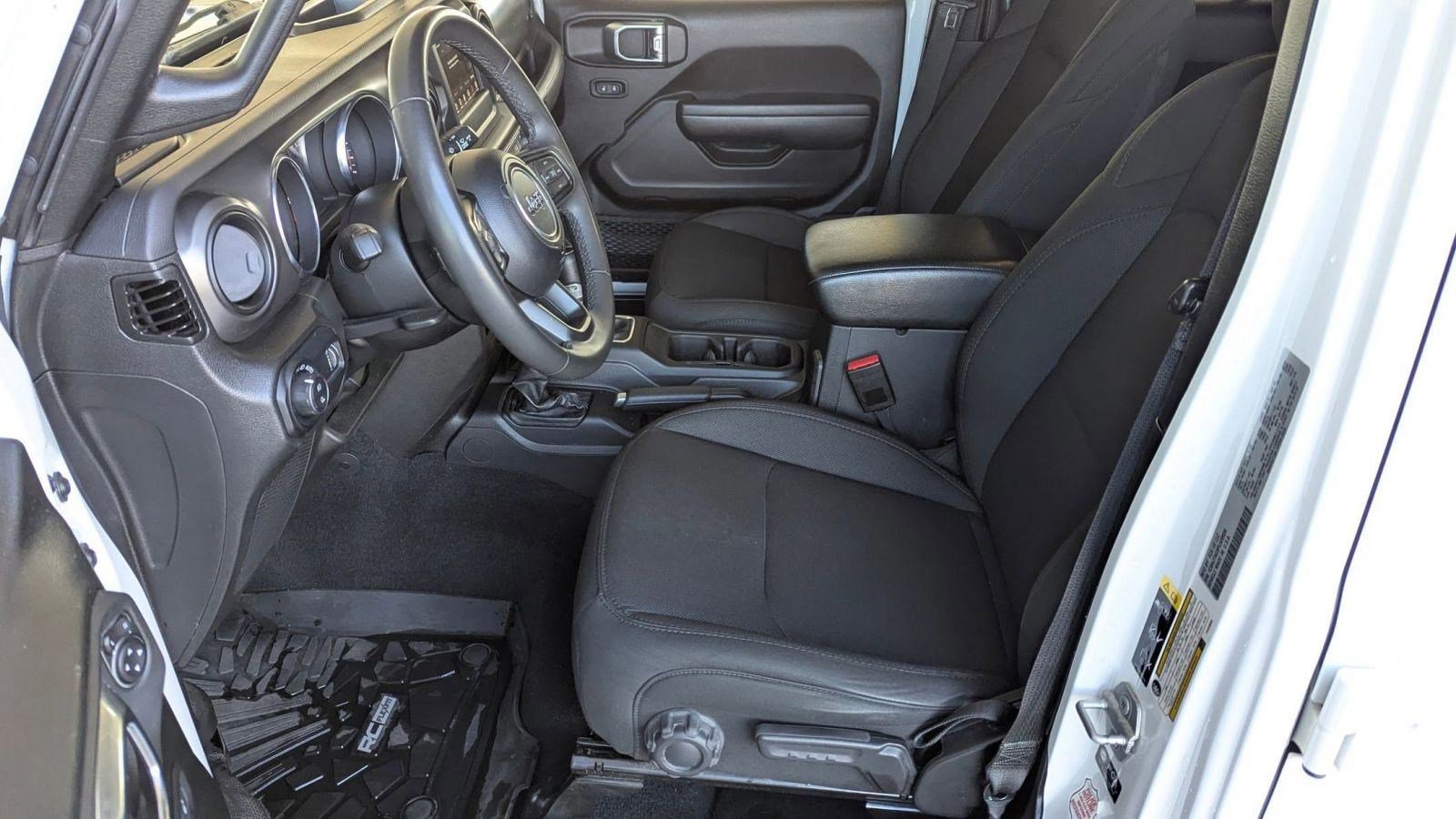 Used 2023 Jeep Gladiator Sport image 10