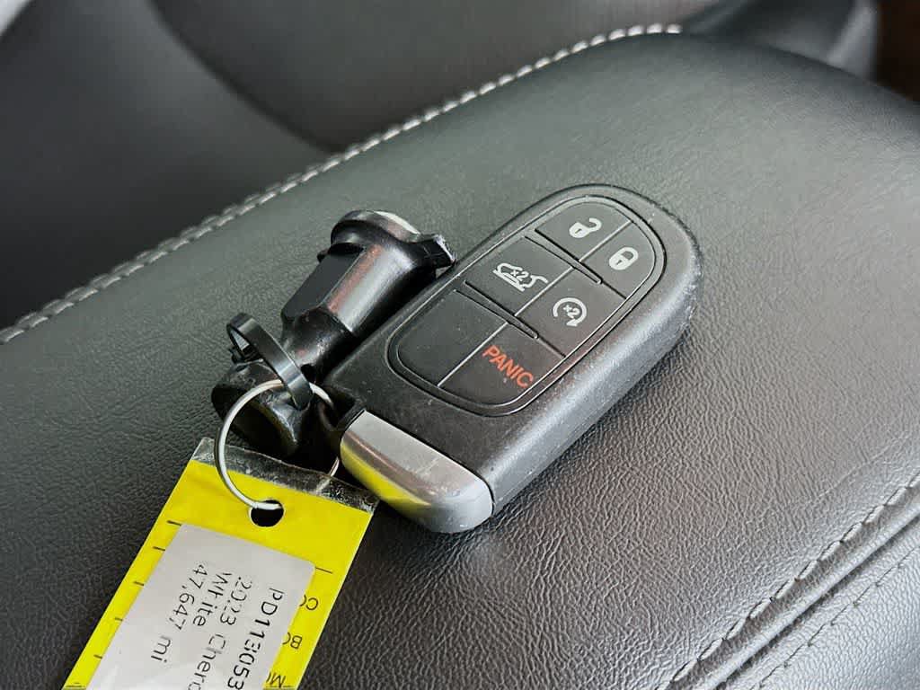 Used 2023 Jeep Cherokee Altitude Lux AWD/4WD image 22