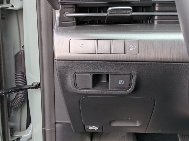 Used 2025 Hyundai Kona SEL image 17