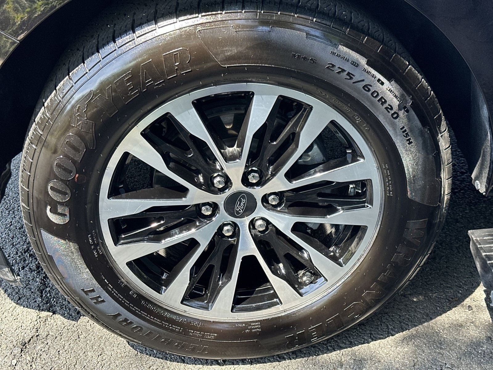 Certified 2025 Ford Expedition Platinum AWD/4WD image 13