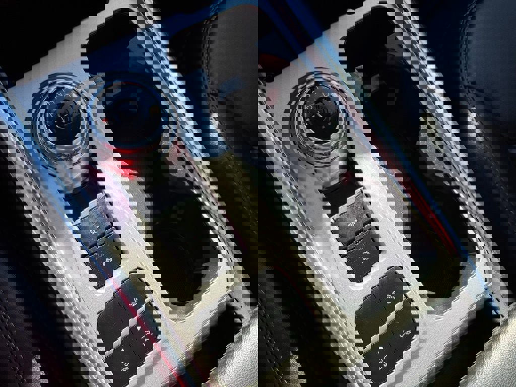 Certified 2022 Ford Explorer XLT w/ Equipment Group 202A image 34