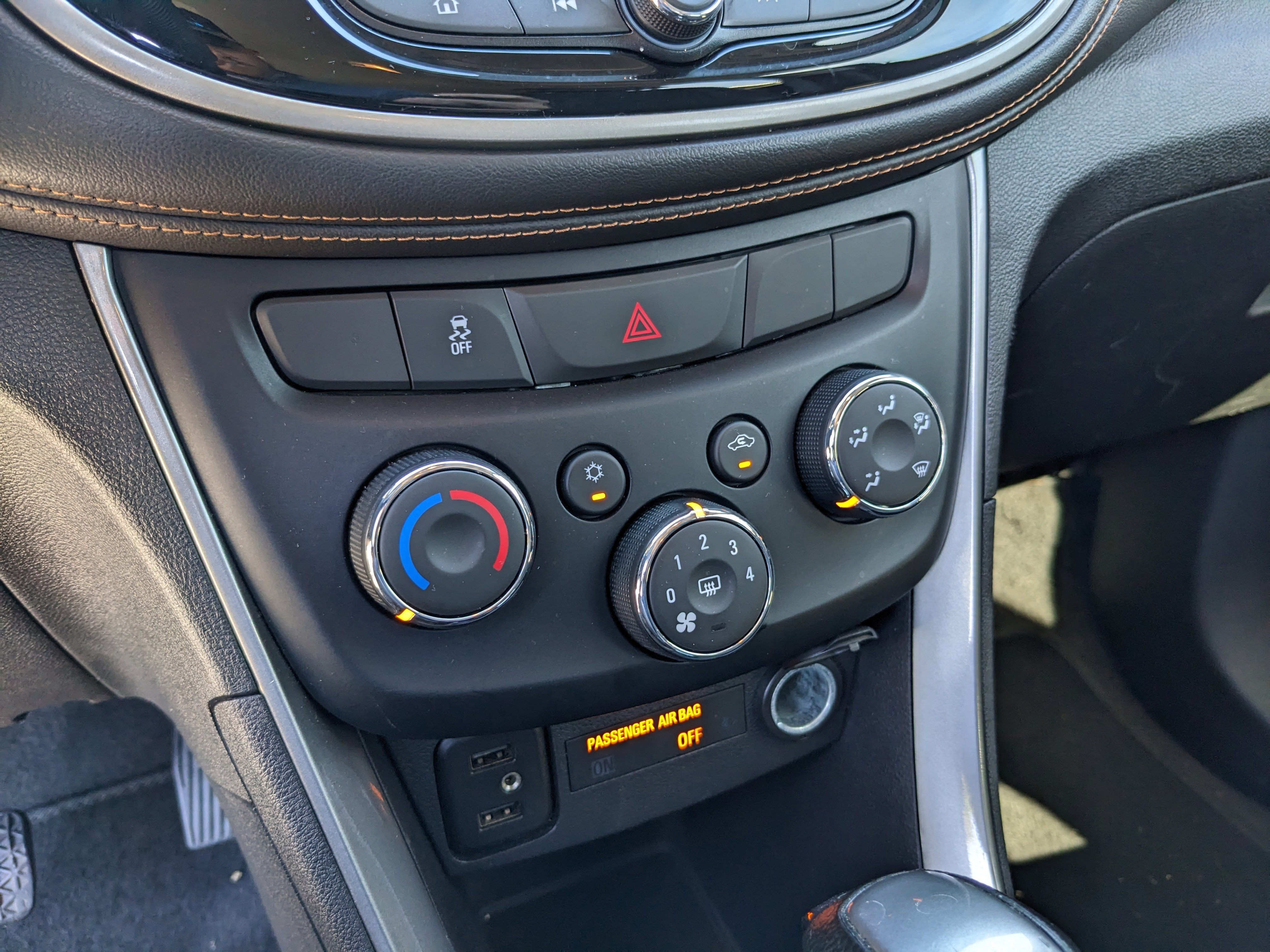 Used 2020 Chevrolet Trax LT w/ Driver Confidence Package image 26