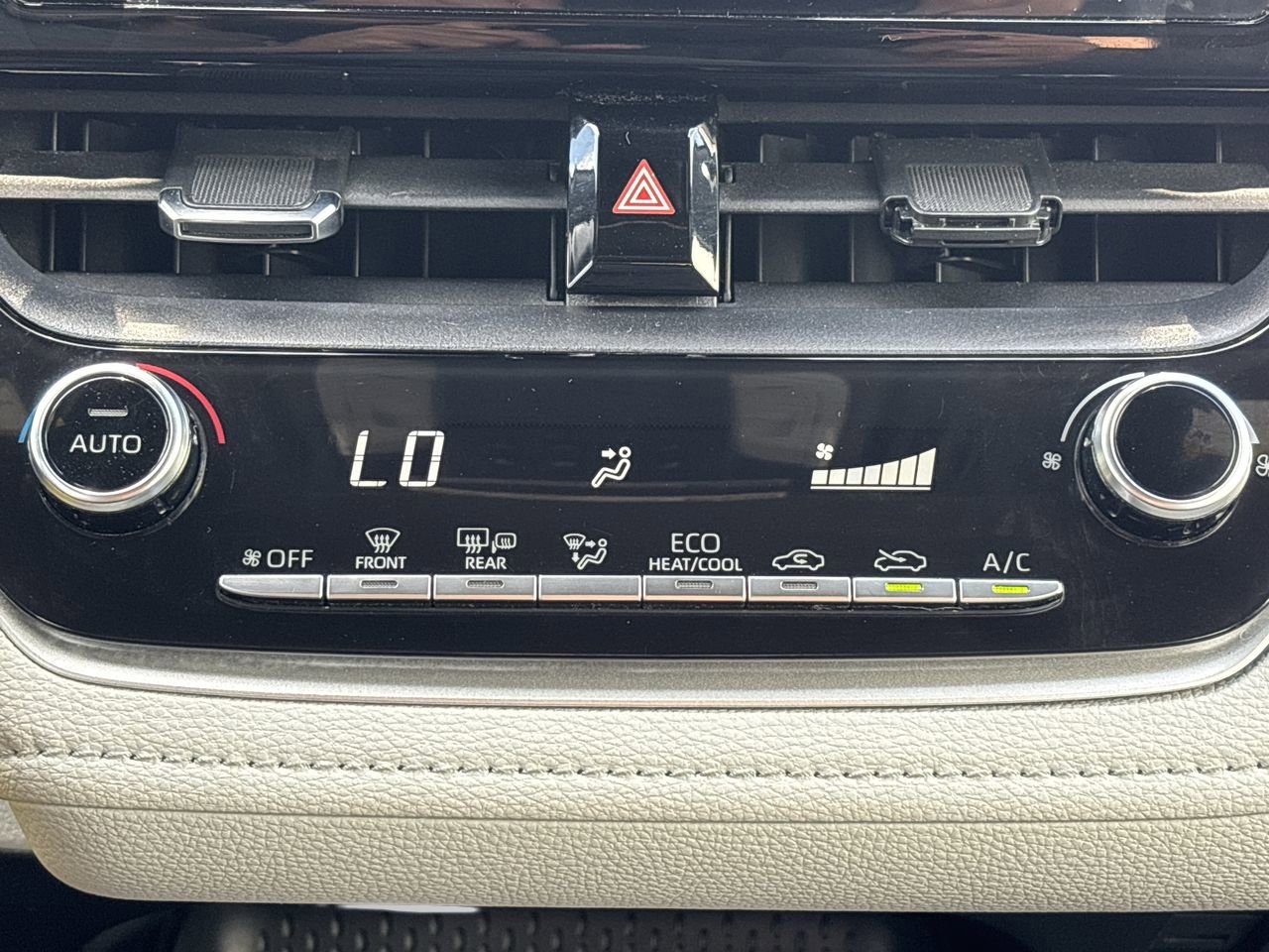 Used 2021 Toyota Corolla SE FWD image 22