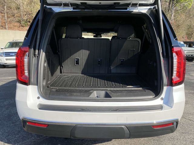 Used 2024 GMC Yukon XL SLT w/ SLT Luxury Package image 12