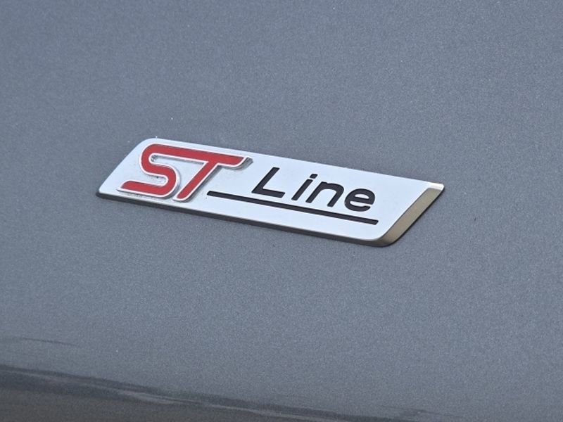 Certified 2025 Ford Explorer ST-Line w/ ST-Line Street Pack image 7