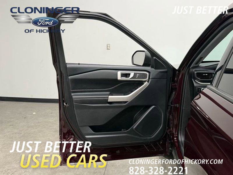 Certified 2022 Ford Explorer XLT w/ Equipment Group 202A image 13