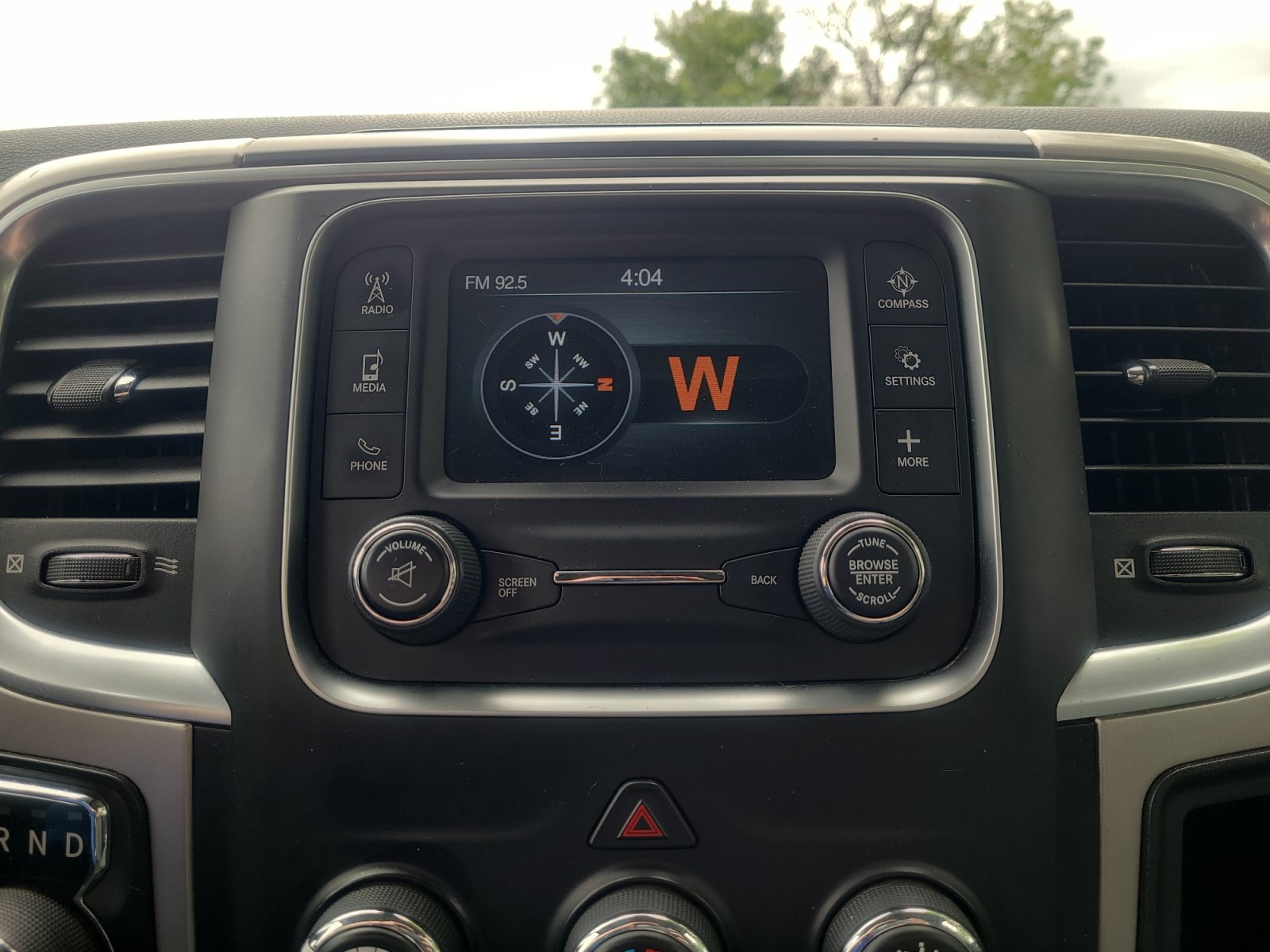 Used 2018 RAM 1500 Classic SLT AWD/4WD image 27