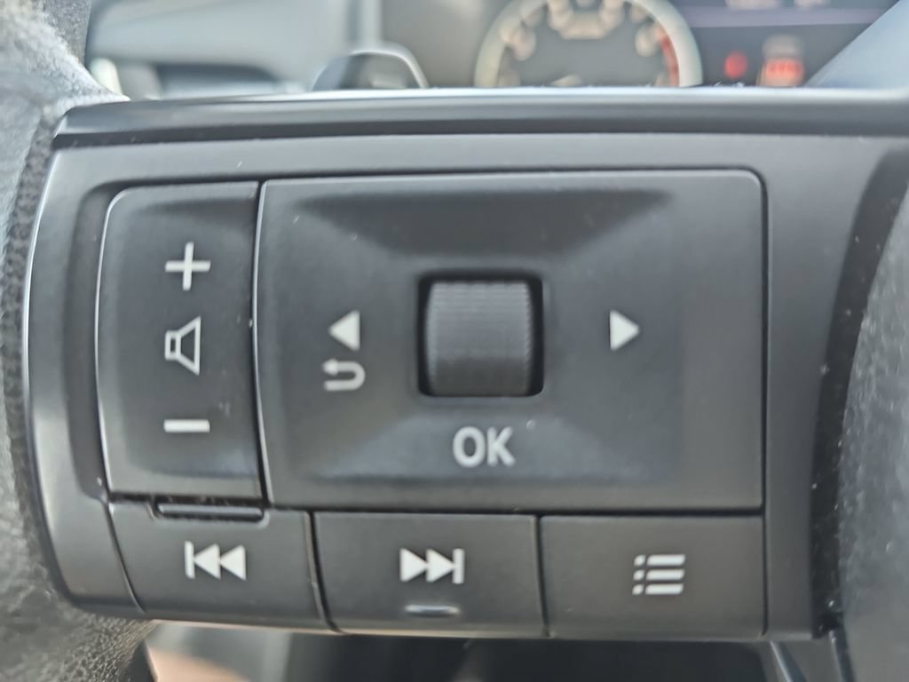 Used 2024 Nissan Rogue SV AWD/4WD image 17