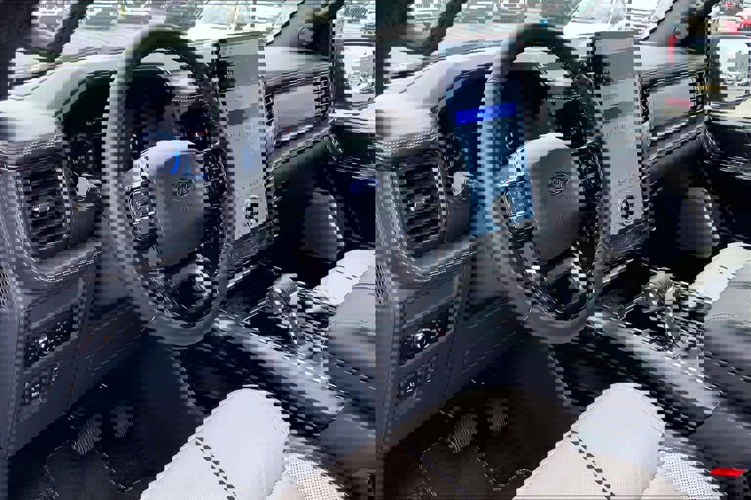 Certified 2025 Ford F150 Lightning Platinum image 17