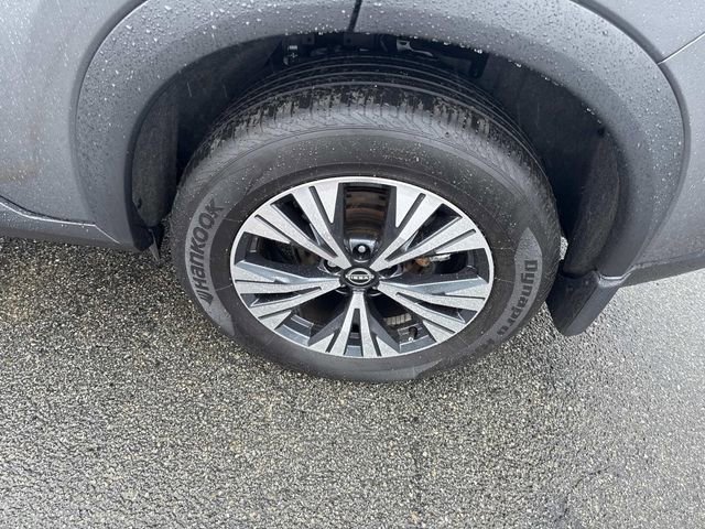 Used 2022 Nissan Rogue SV image 12