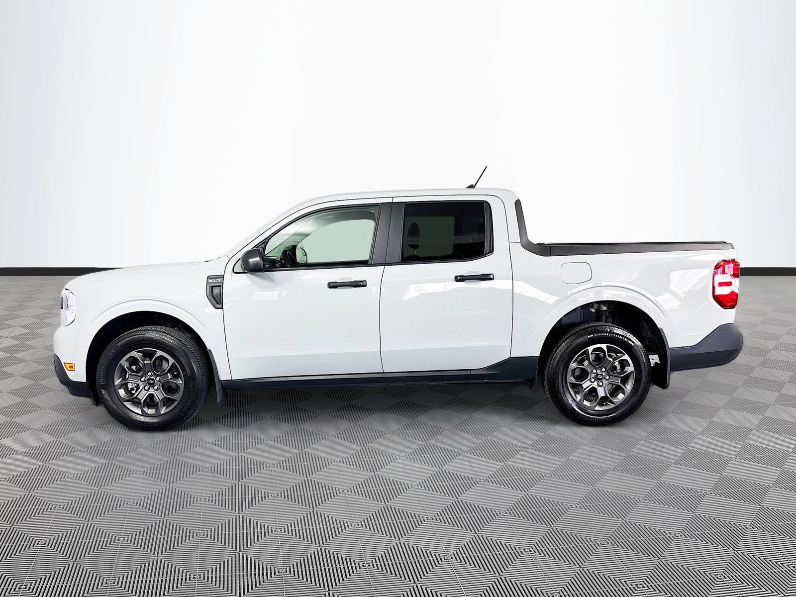 Certified 2024 Ford Maverick XLT FWD image 4