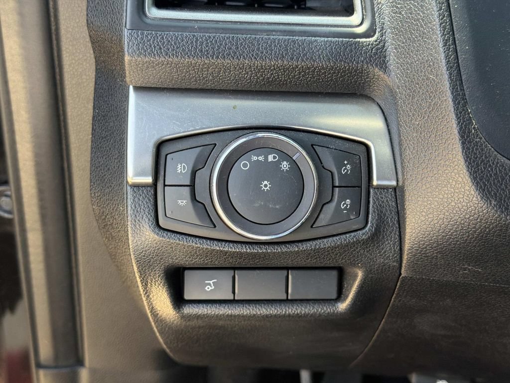 Certified 2019 Ford Explorer XLT w/ Equipment Group 202A FWD image 24