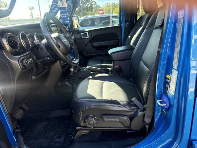 Used 2022 Jeep Gladiator Sport AWD/4WD image 15