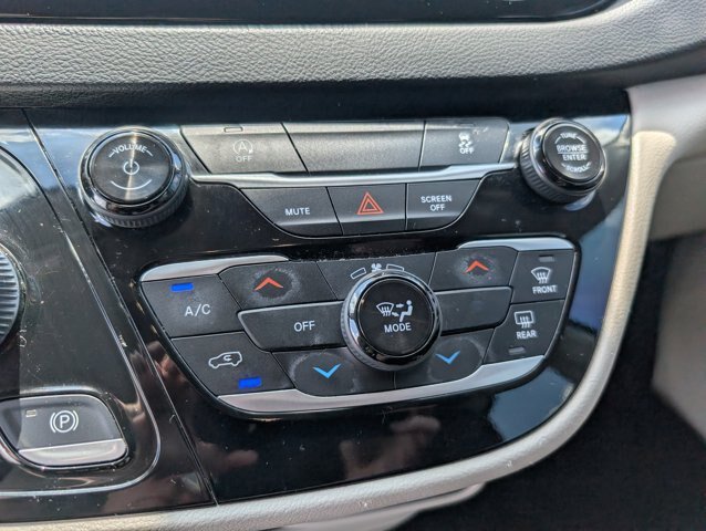 Used 2024 Chrysler Voyager LX FWD image 15