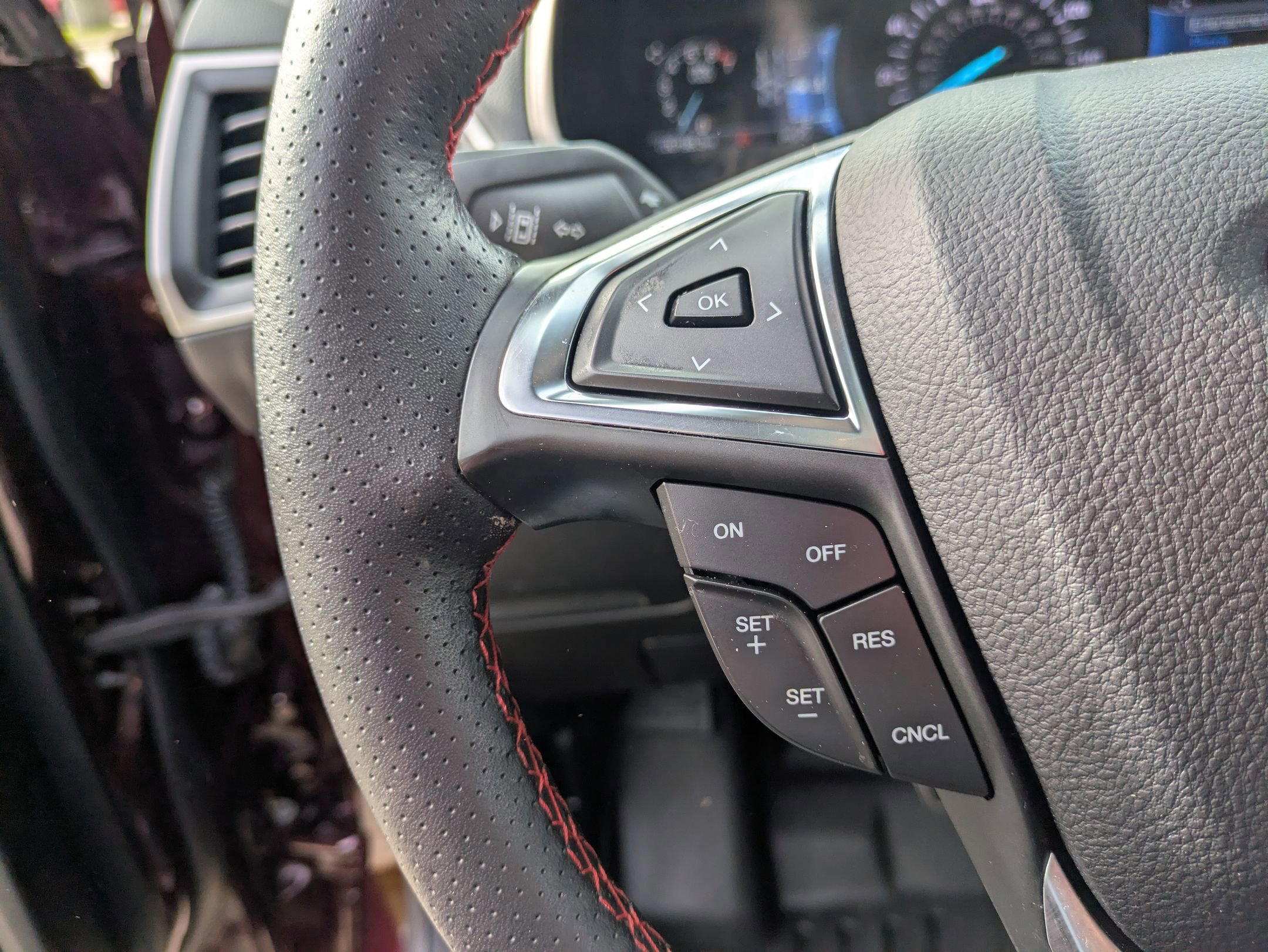 Certified 2023 Ford Edge ST-Line image 18