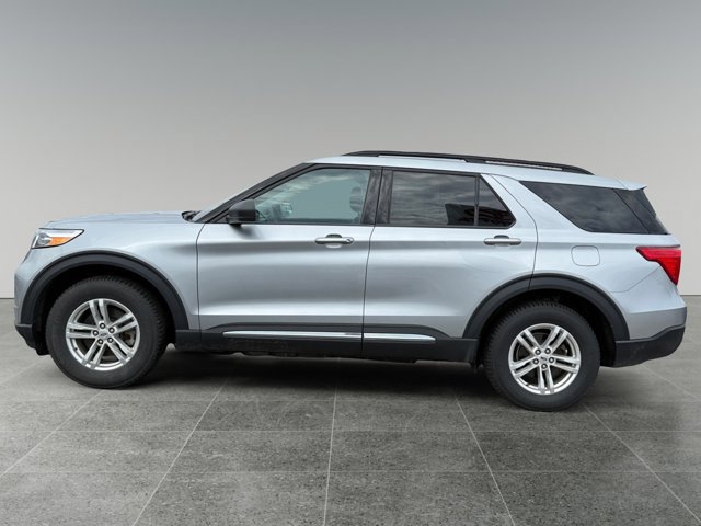 Certified 2023 Ford Explorer XLT image 2