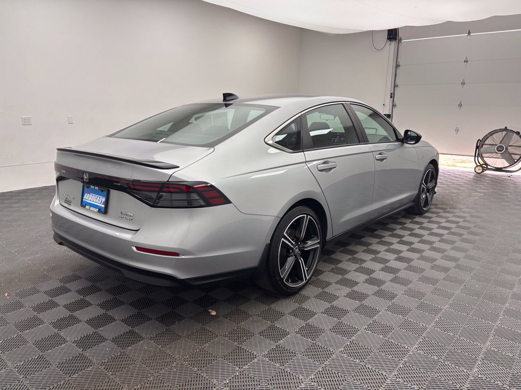 Used 2024 Honda Accord Sport image 8