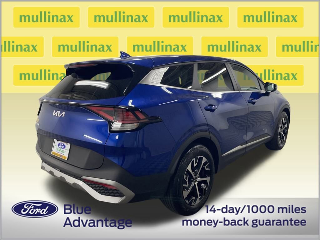 Used 2023 Kia Sportage EX image 3