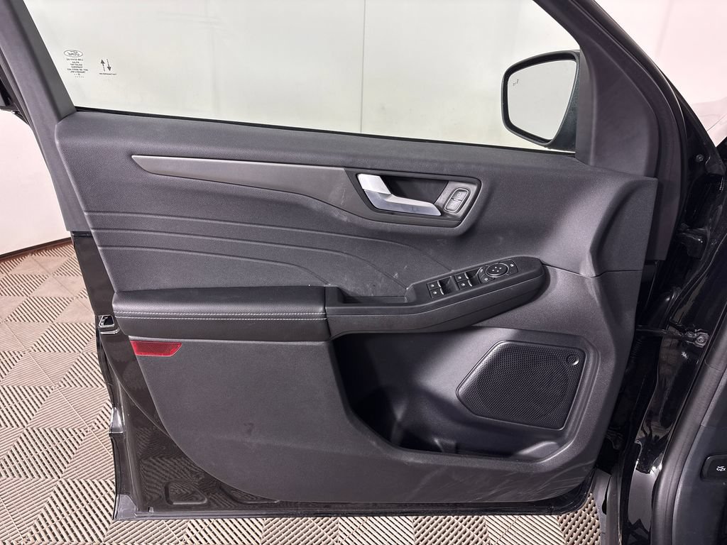 Certified 2023 Ford Escape SE FWD image 17
