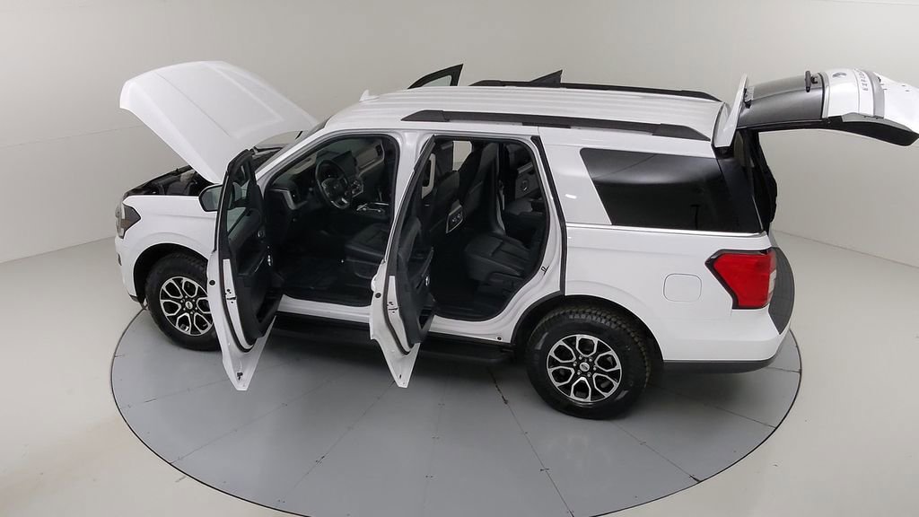 Certified 2024 Ford Expedition XLT image 56