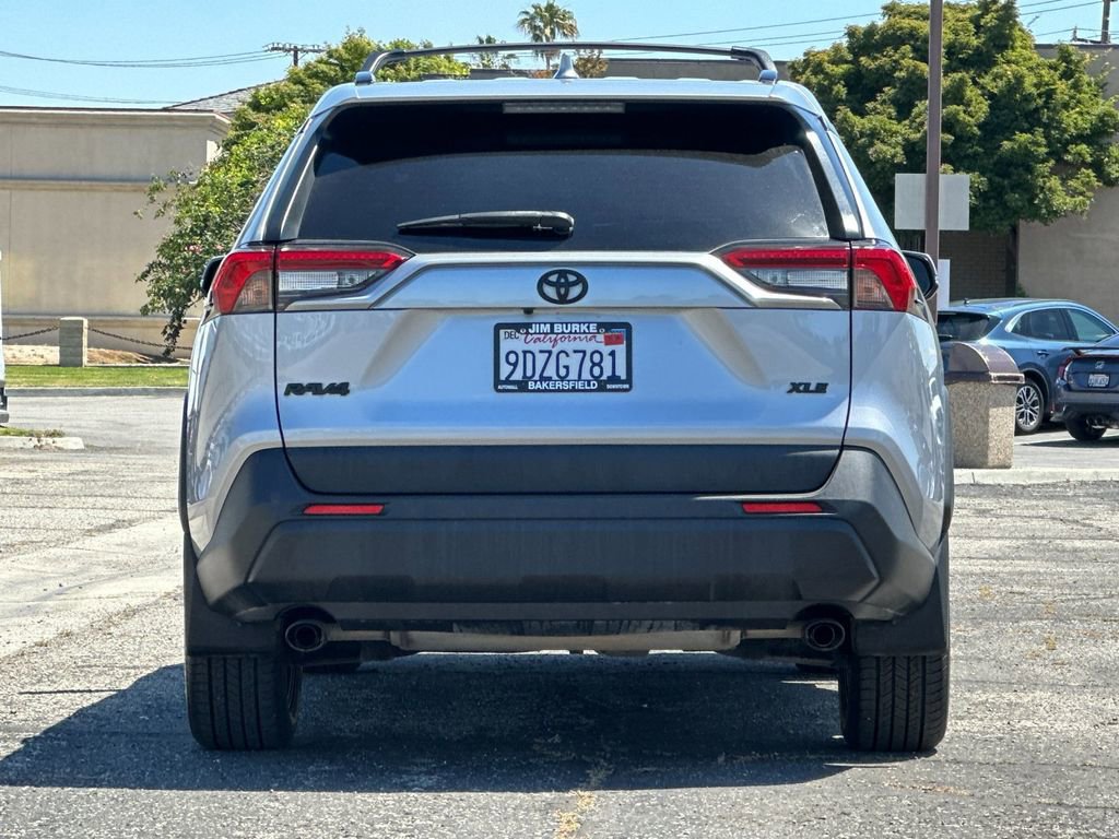 Used 2022 Toyota RAV4 XLE Premium FWD image 4