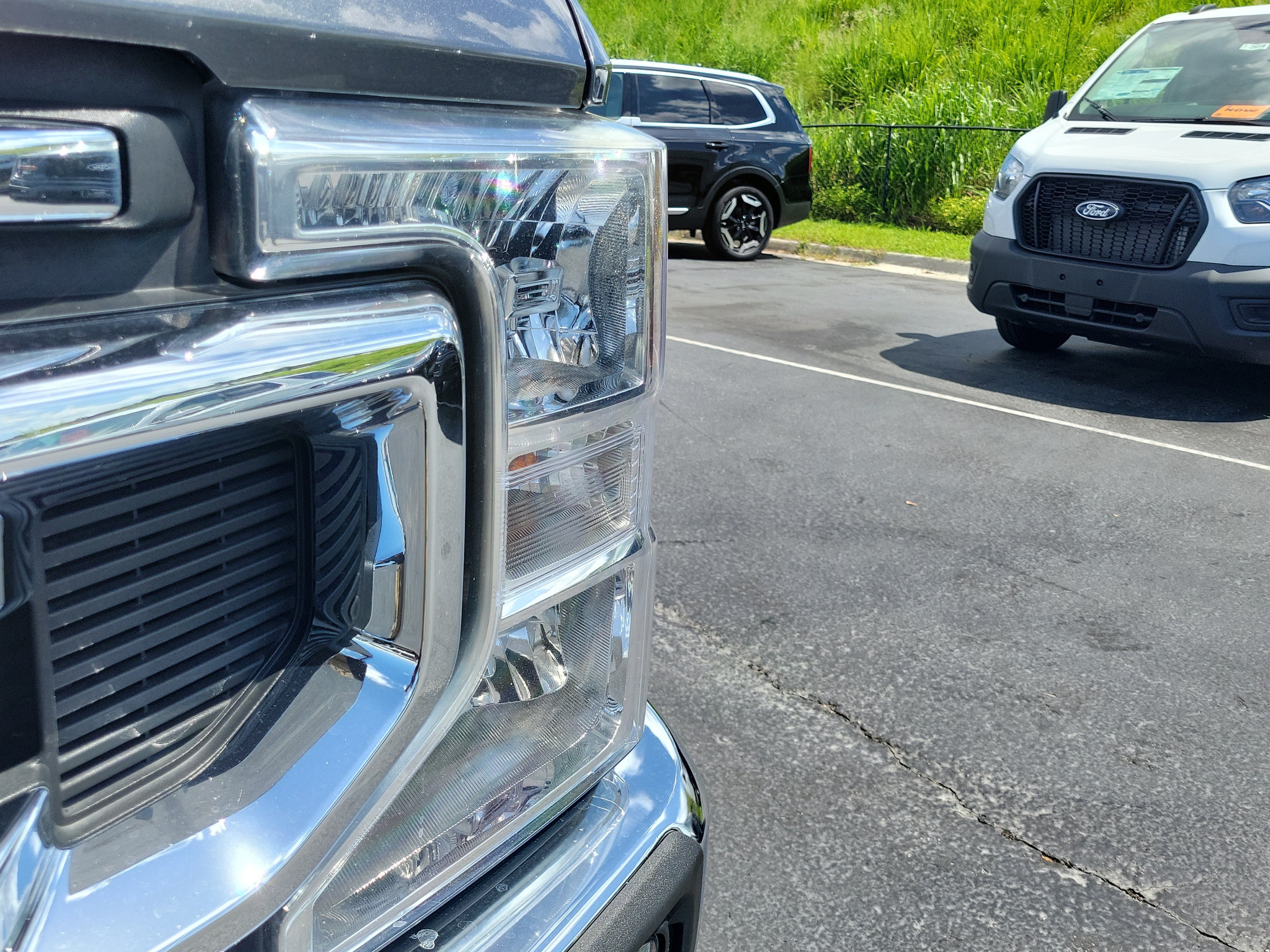 Certified 2020 Ford F250 XLT w/ XLT Premium Package AWD/4WD image 3