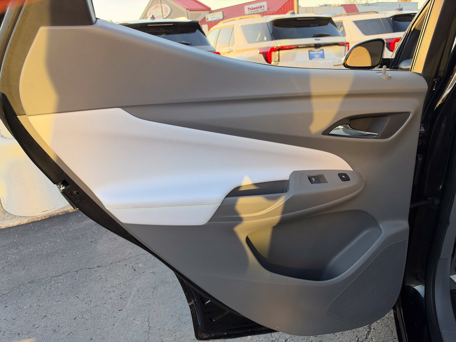 Used 2023 Chevrolet Bolt EUV Premier w/ Sun & Sound Package FWD image 30