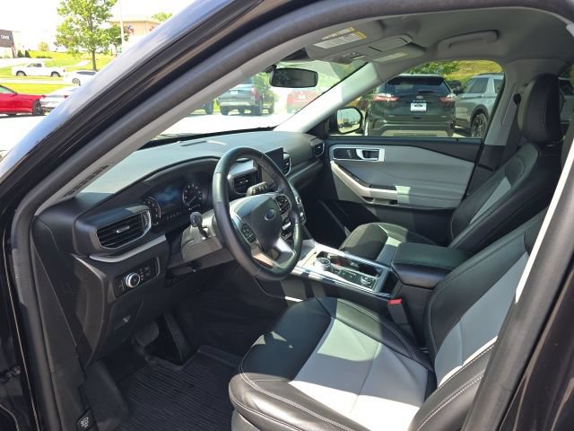 Certified 2023 Ford Explorer XLT w/ Equipment Group 202A AWD/4WD image 10