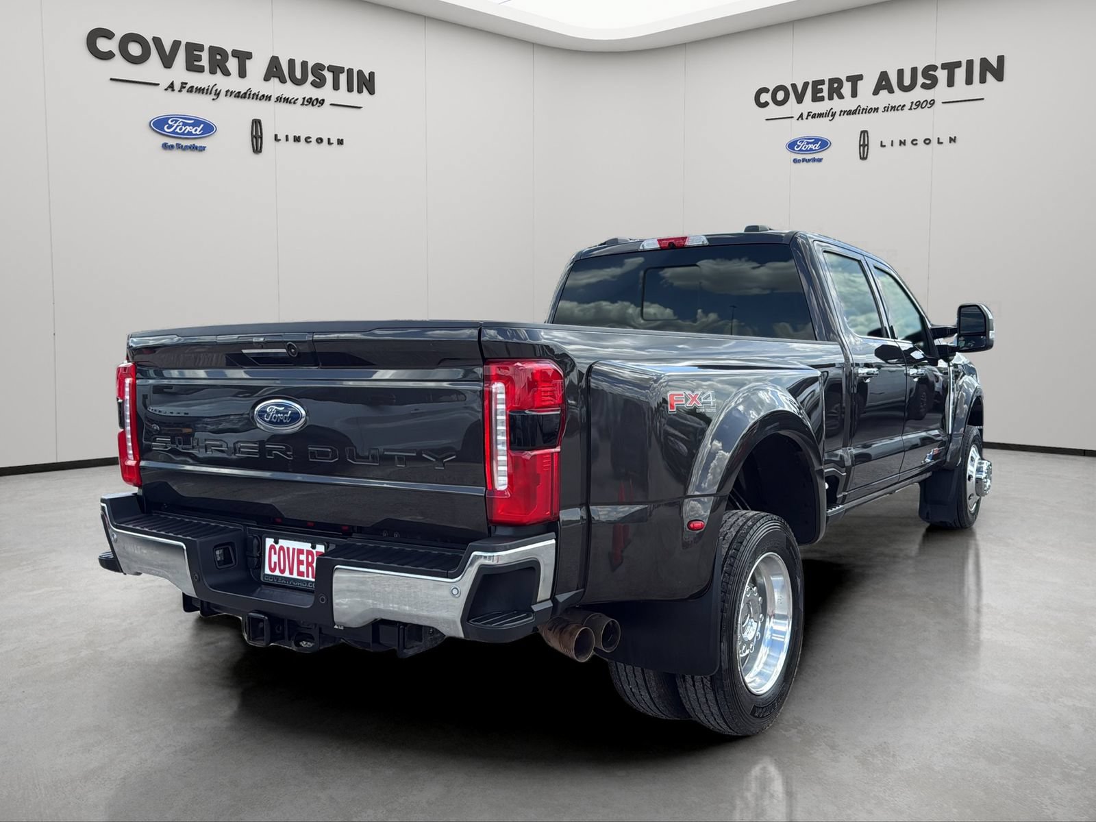 Certified 2024 Ford F450 Lariat w/ Lariat Ultimate Package AWD/4WD image 6