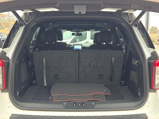 Certified 2023 Ford Explorer ST-Line w/ Class IV Trailer Tow Package image 17