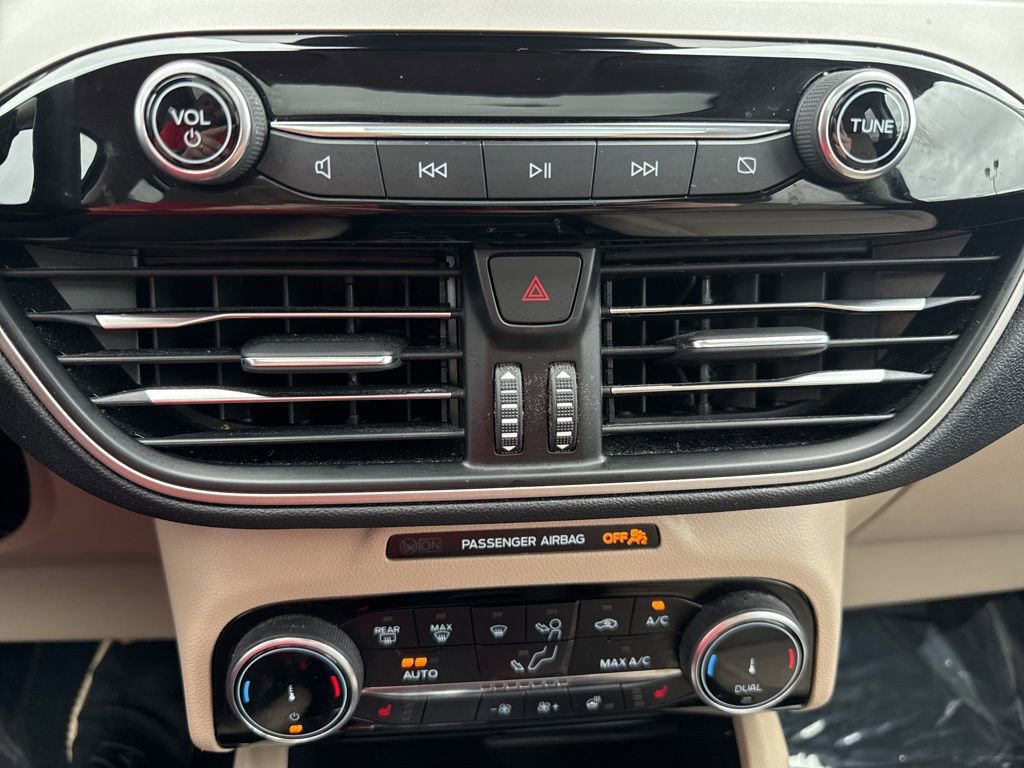 Certified 2022 Ford Escape SEL image 29