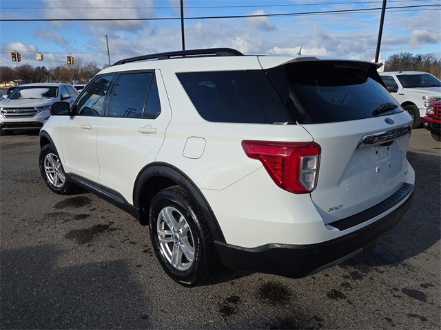 Certified 2022 Ford Explorer XLT w/ Equipment Group 202A image 9