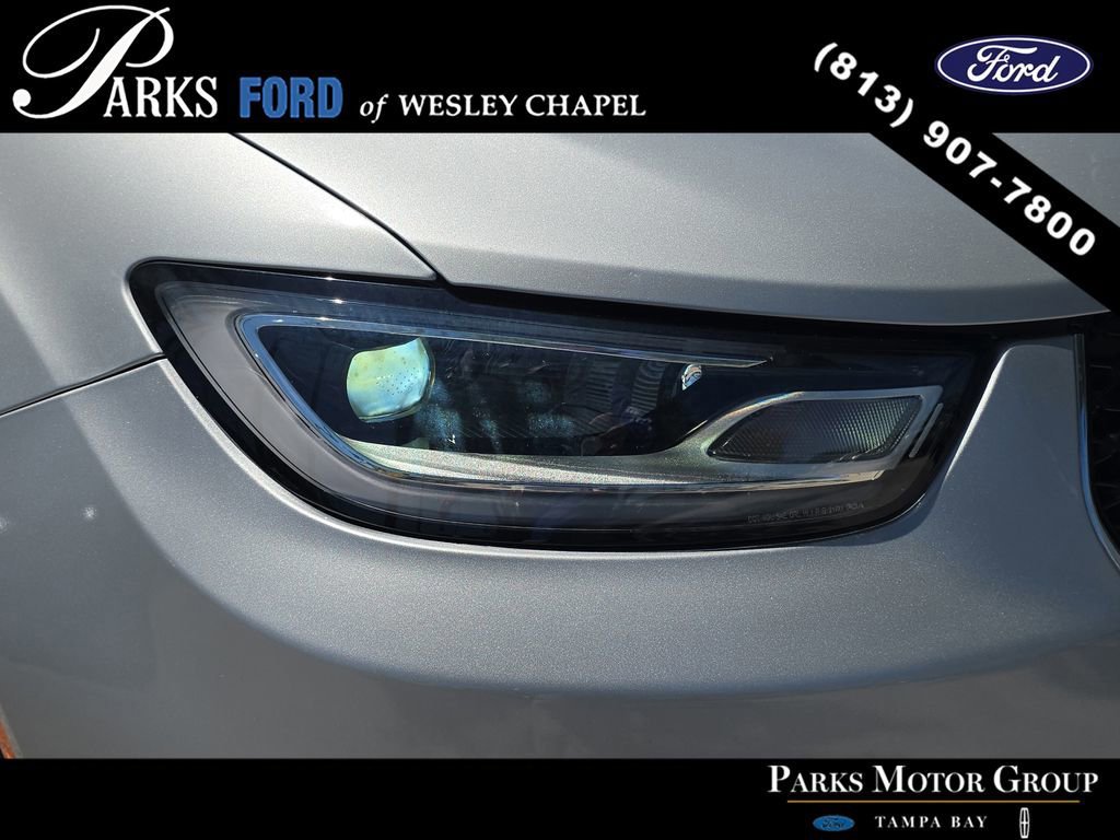 Used 2024 Chrysler Pacifica Touring-L FWD image 6
