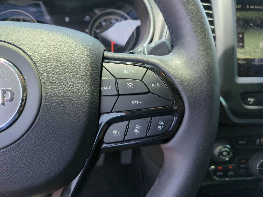 Used 2023 Jeep Cherokee Altitude Lux AWD/4WD image 29
